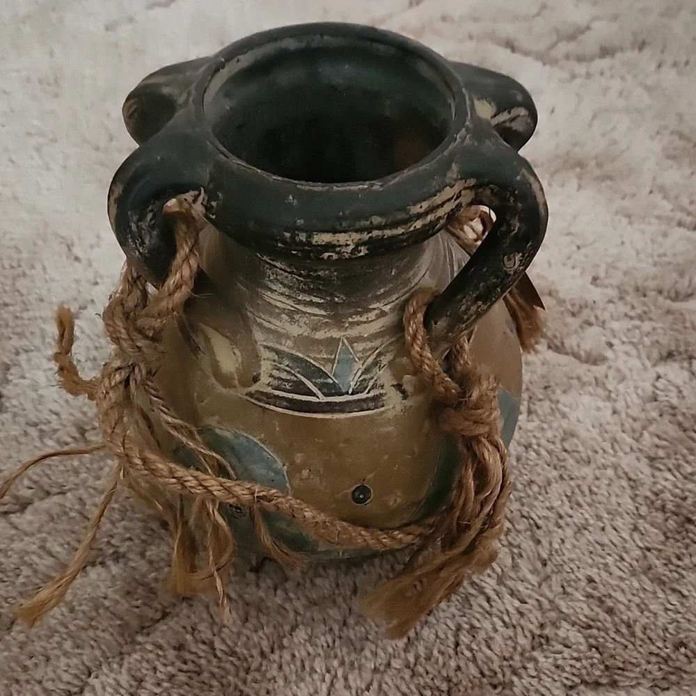 Vintage River Junction Pottery Works Handmade Stoneware Vase Urn The vase featu - Picture 3 of 9